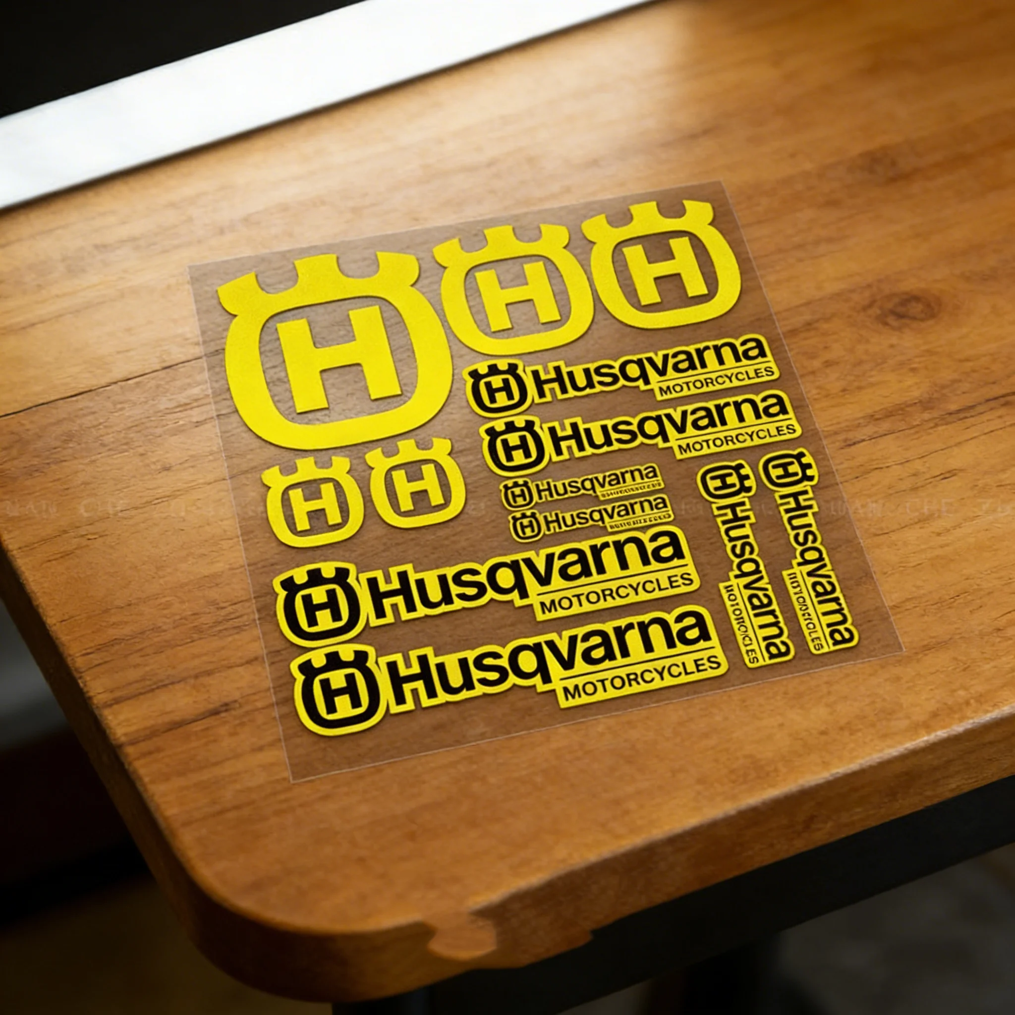 Husqvarna 401 701 901 Stiker Dekoratif Bodi Sepeda Motor Tangki Bahan Bakar Stiker Kreativitas Mode Stiker Tahan Air Yang Dipersonalisasi