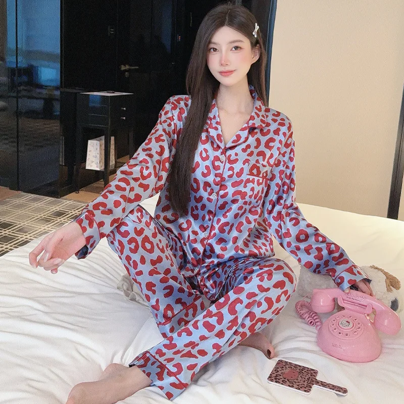 

Spring and Summer New Women's Ice Silk Long Sleeved Pajamas Home Suit Set Leopard Print Loose Long Sleeved Pants Home Suit Set