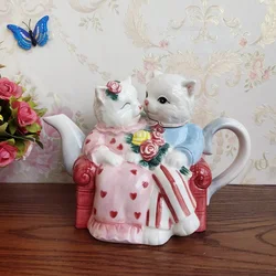 Ceramic Couple Cat Teapot Valentine’s Day Wedding Gift Crafts Porcelain Figurine for Room Decoration Cat-Themed Coffee Pot