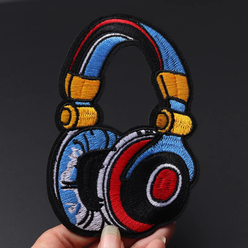 Cool headphone size: 11.8 * 8.5CM Iron On Patches Embroidery Badge Clothing Sewing Supplies Decorative Magnetic Music Rock