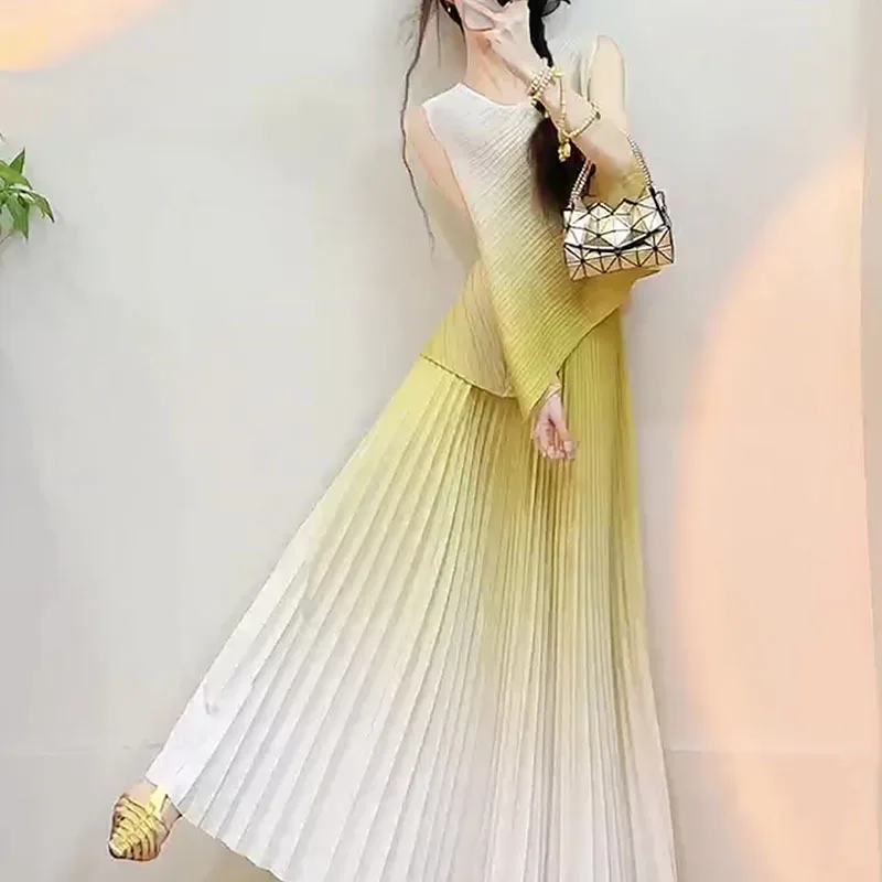 

Miyake Pleated Sleeveless Irregular Top A-line Dress Yellow Gradient Summer Dopamine Wear T-Shirt Pleated Stretch Long Skirt