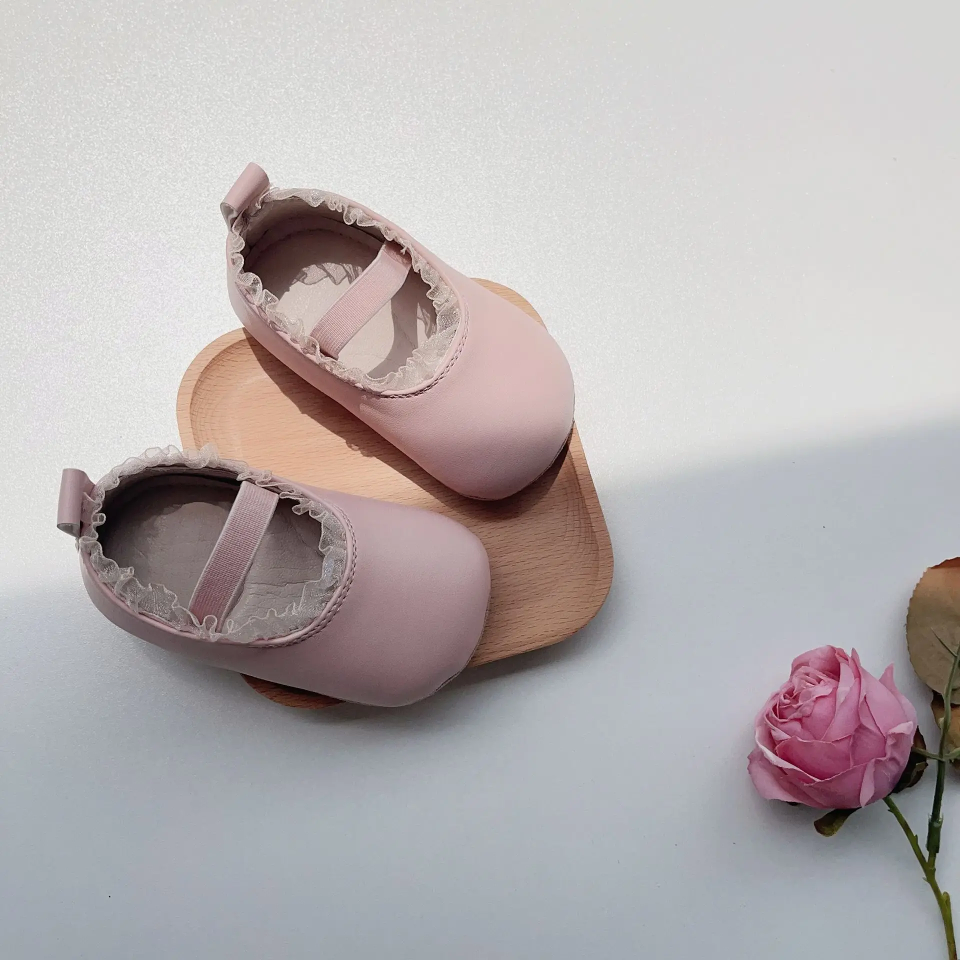 

Solid Color Baby Girls Leather Shoes Infant Toddler First Walkers Baby Crib Shoes Prewalkers Flats