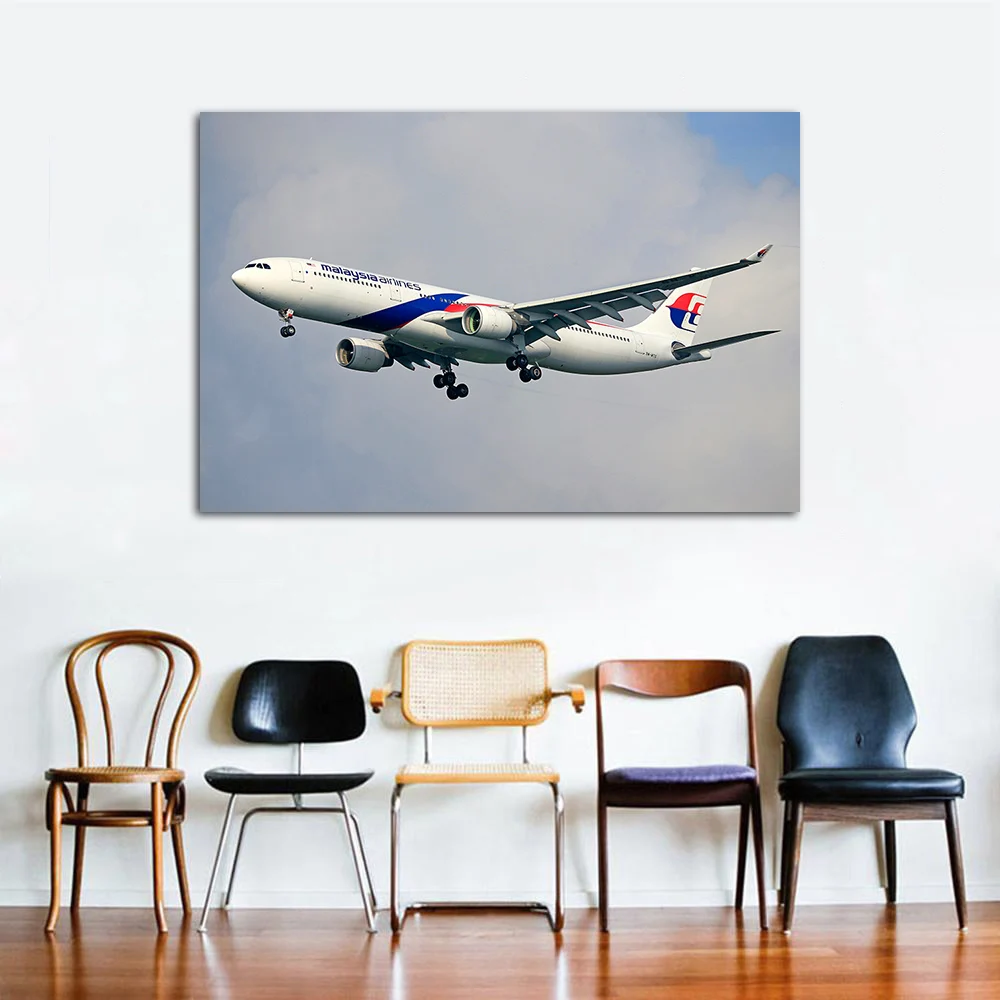 Printed Wall Art Aeroplane Canvas Painting Airliner Airbus A330-300 Poster Modern Mural For Home Room Decor DIY Framed