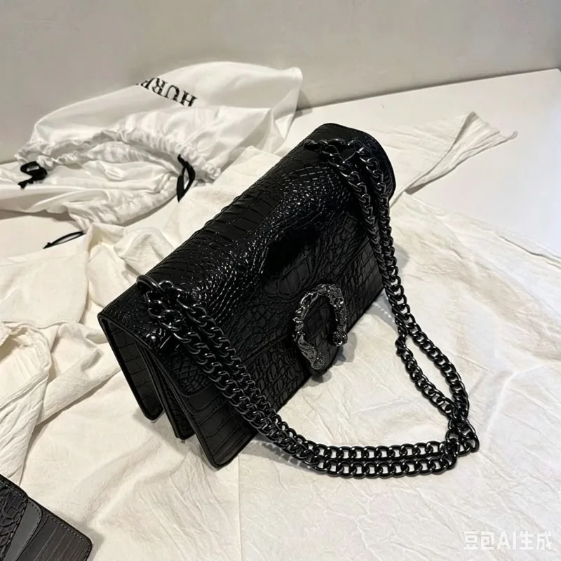 2026 New Classic Luxury High-quality Niche Chain Alligator Leather Slung Shoulder Square Handbag