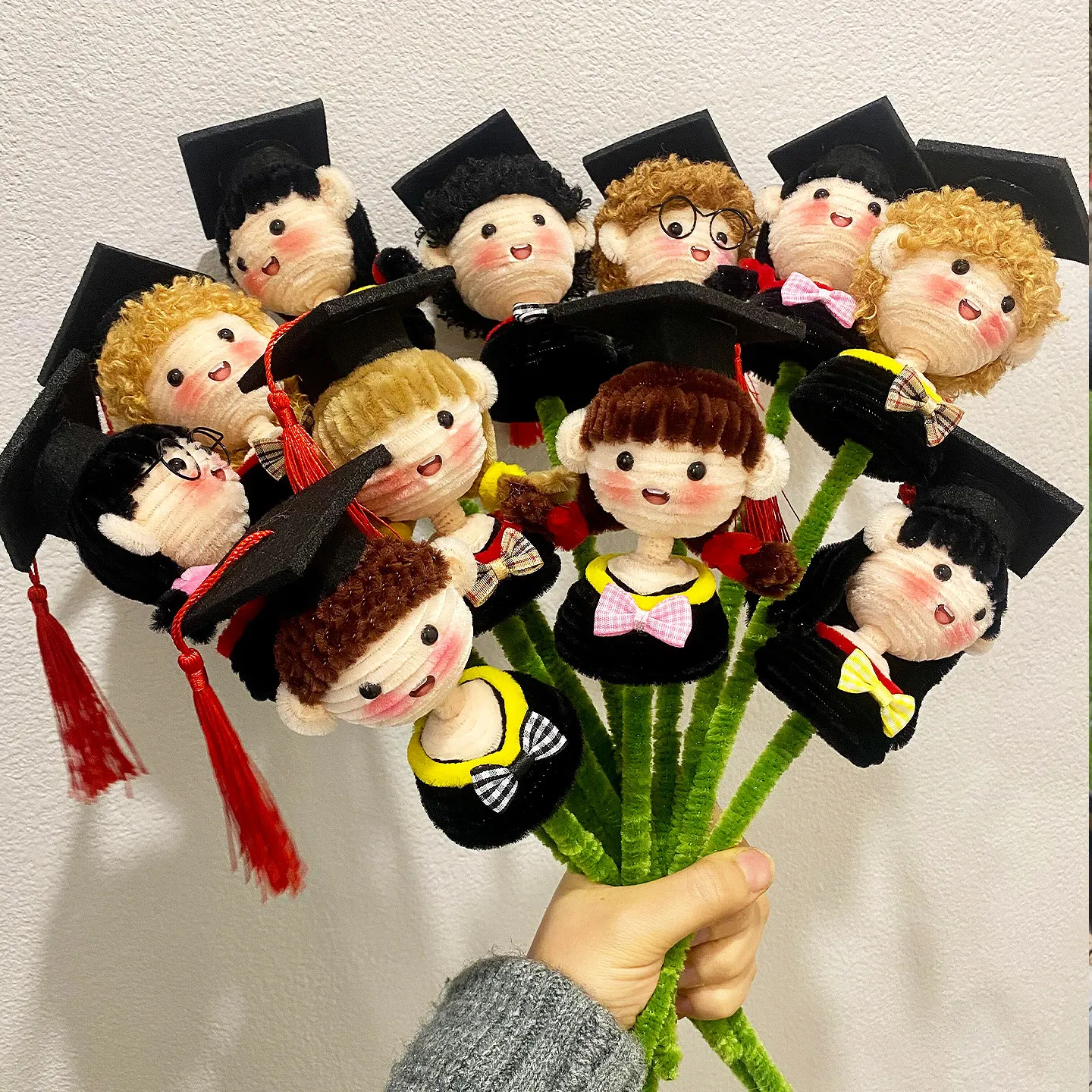 

Graduation Doll Twist Stick Doll Bouquet Handmade Doctoral Hat DIY Material Package Creative Gift for College Graduation Season