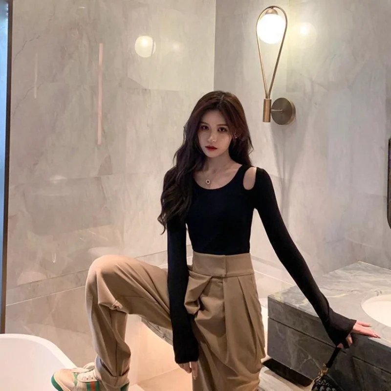 تصميم المتخصصة تي شيرت جديد 2025 ربيع الخريف الأسود الجوف مثير قاع خارج الكتف طويلة الأكمام سليم الأعلى للنساء #4