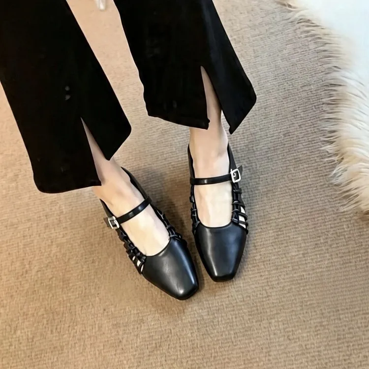 

Retro Hollow-Out Slip-On Easy-Wear Open-Toe Slippers for Women 2026 Summer New Versatile Flat Square-Toe Half Slippers