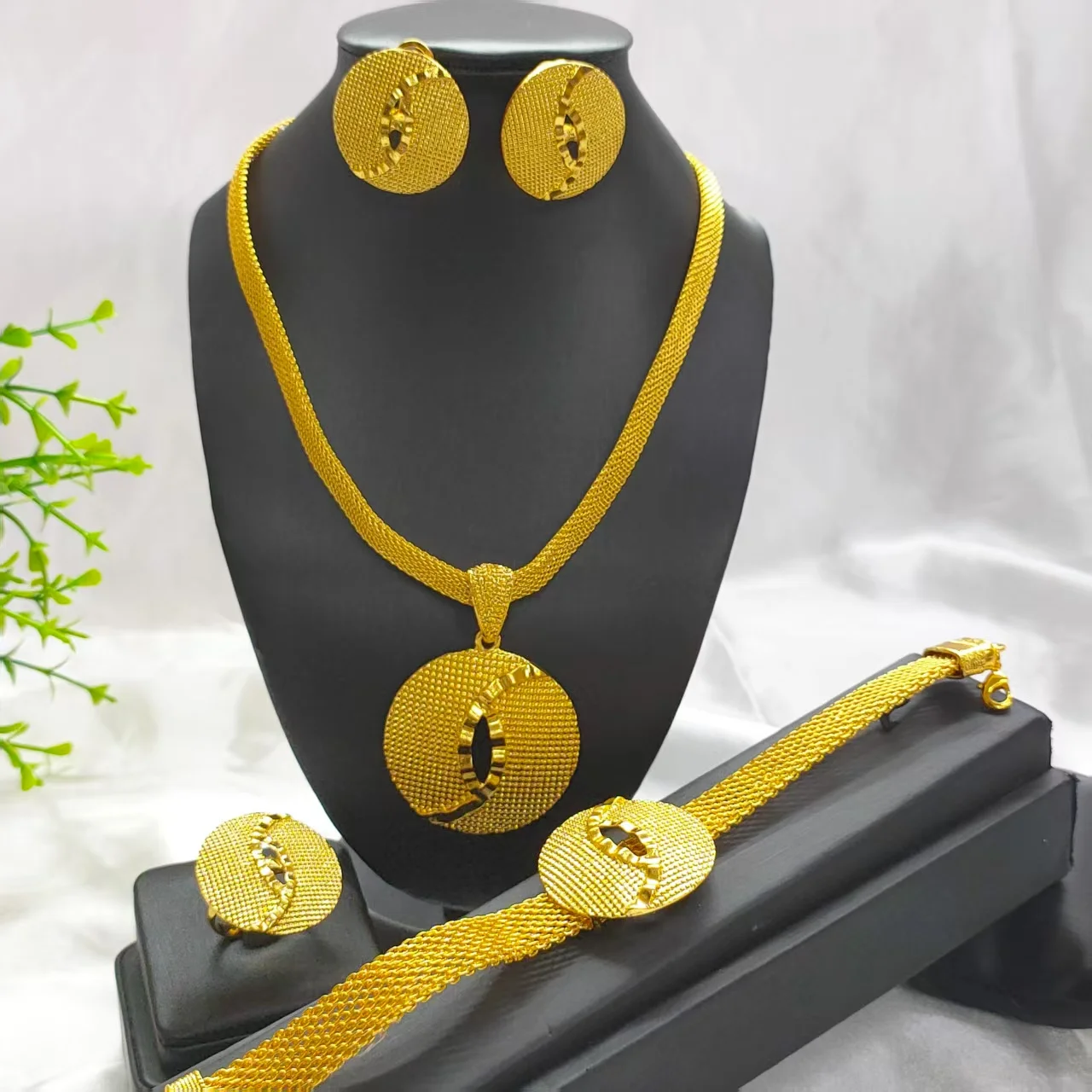 

Luxury Hollow Gold Plated Necklace Sets For Women Wedding Dubai African Jewelry Set Indian Jewellery Anniversary Gifts