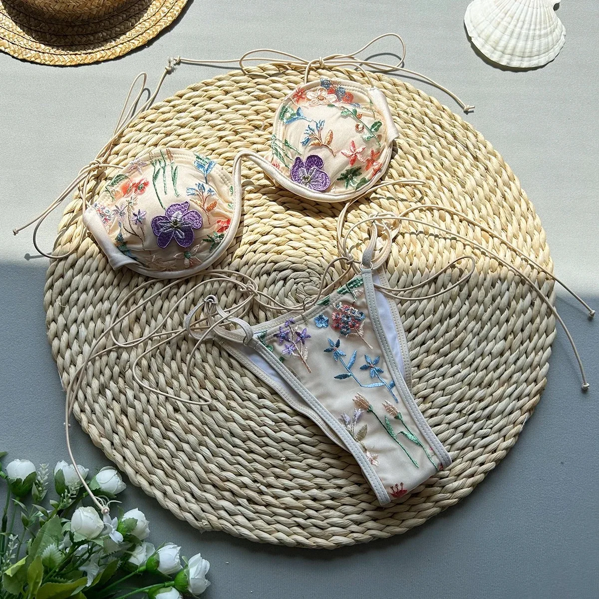 2025 Costumi da bagno bikini da donna 2 pezzi Fiore ricamato senza maniche Reggiseno imbottito Perizoma Bottoms Costume da bagno da spiaggia Set