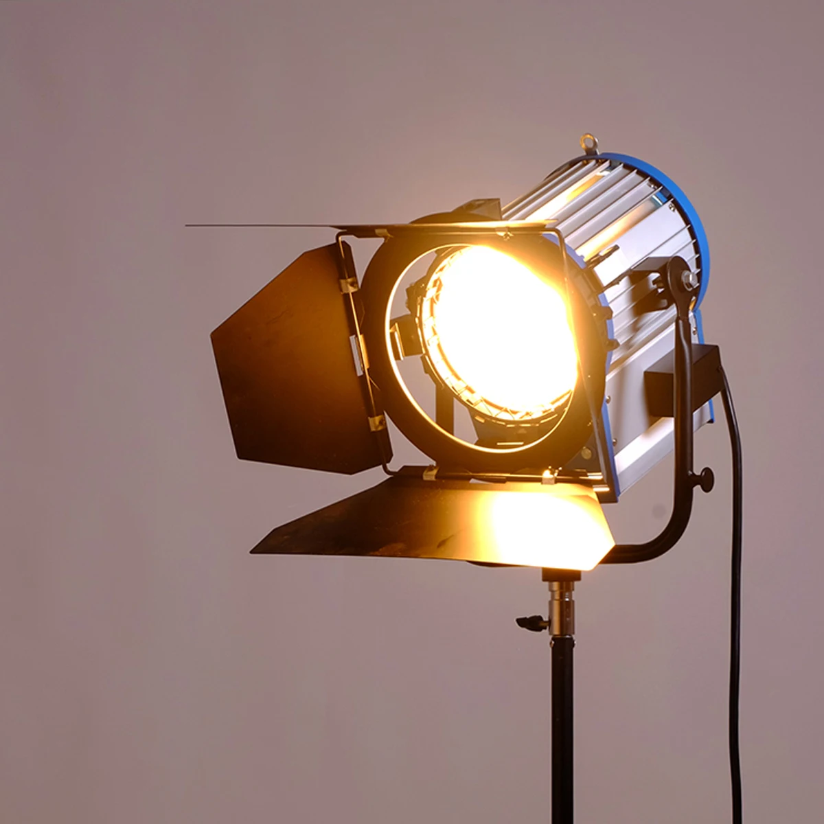 tungstenio fresnel estudio luz alta iluminacao spotlight video fotografia bulbo e dimmer como arco 1000w 2000w 01