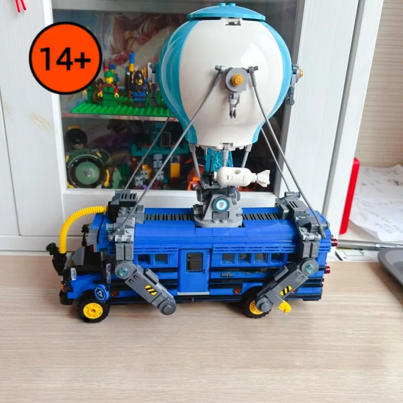 

954PCS In Stock 77073 Battle Bus Building Blocks Set DIY Assembly Bricks Model Toys Gifts for Friends Adults Birthday Party