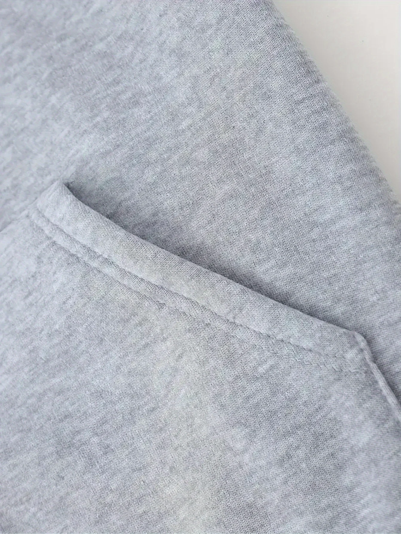 سويت شيرت نسائي بسحاب للخريف والشتاء يحافظ على الدفء والفضفاض بطباعة غير رسمية سترة نسائية بغطاء للرأس وسحاب رمادي فاتح ناعم