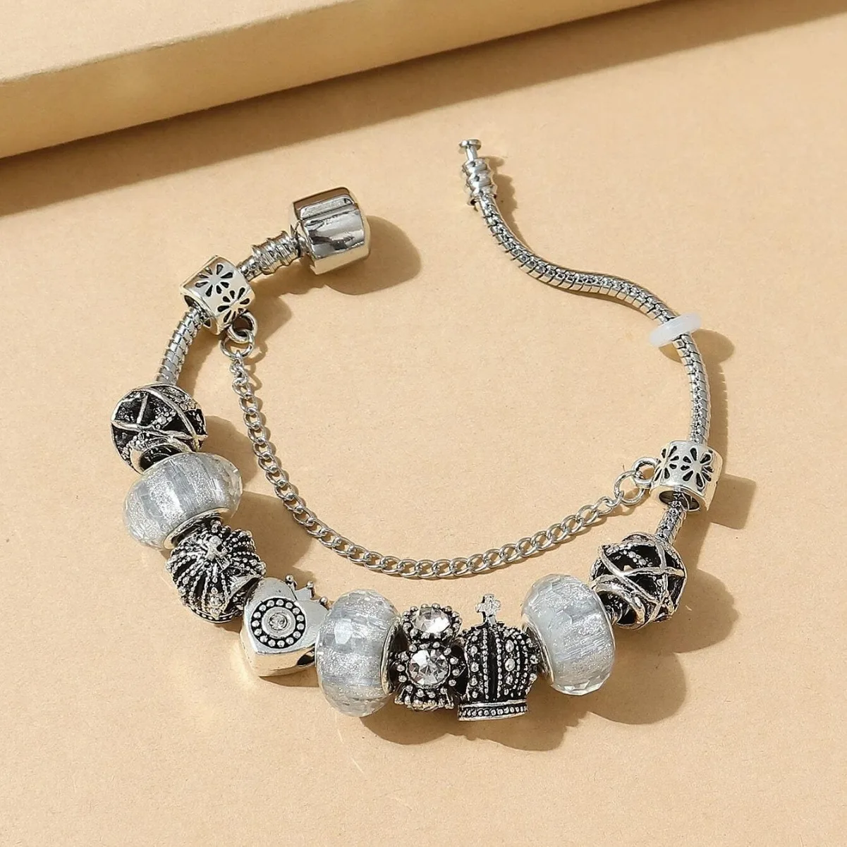 

Hot-selling beaded butterfly alloy crown bracelet gift for women