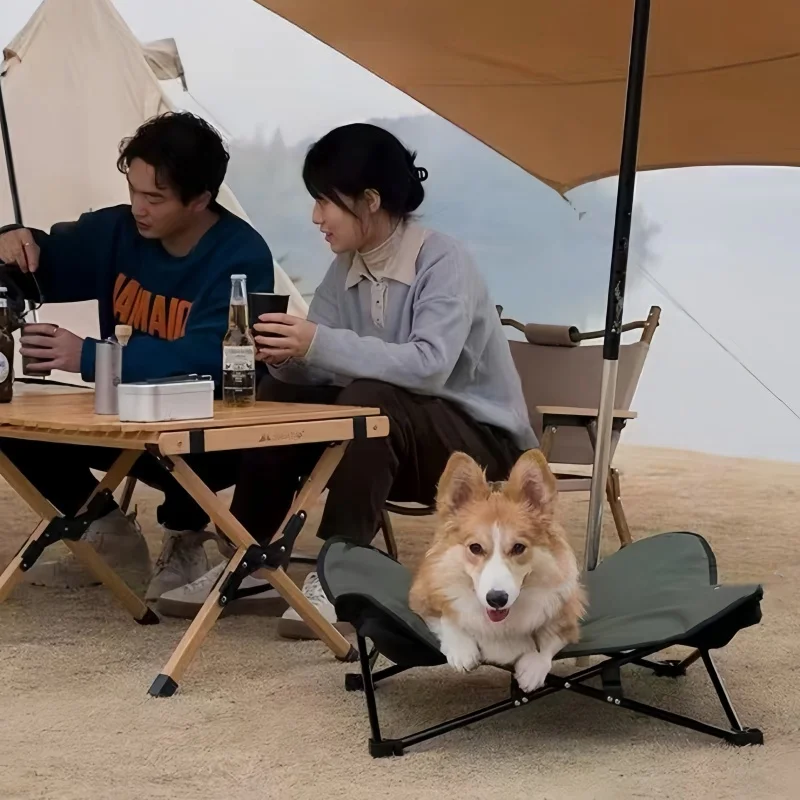 Letto per animali domestici Gatti da campeggio all'aperto Cani Letto pieghevole A prova di umidità Lascia terra Letto rialzato Cuccia portatile per Teddy Corgi Shiba