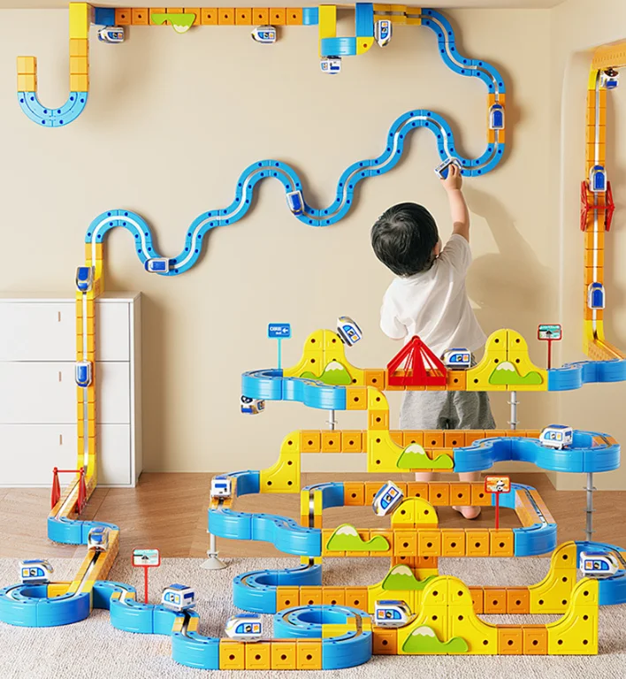 ชุดรางรถแข่งบล็อกแม่เหล็กใหม่ ของเล่นเสริมพัฒนาการแปลงร่างได้ ของขวัญวันเกิด STEM สำหรับเด็กชายและเด็กหญิง