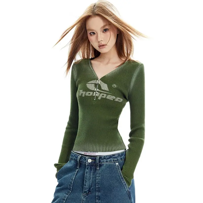 Autumn American Zipper T-Shirt Retro Letters 2024 V-Neck Knitted Sweater Women Slim Slim Top Short Knitted Sweater