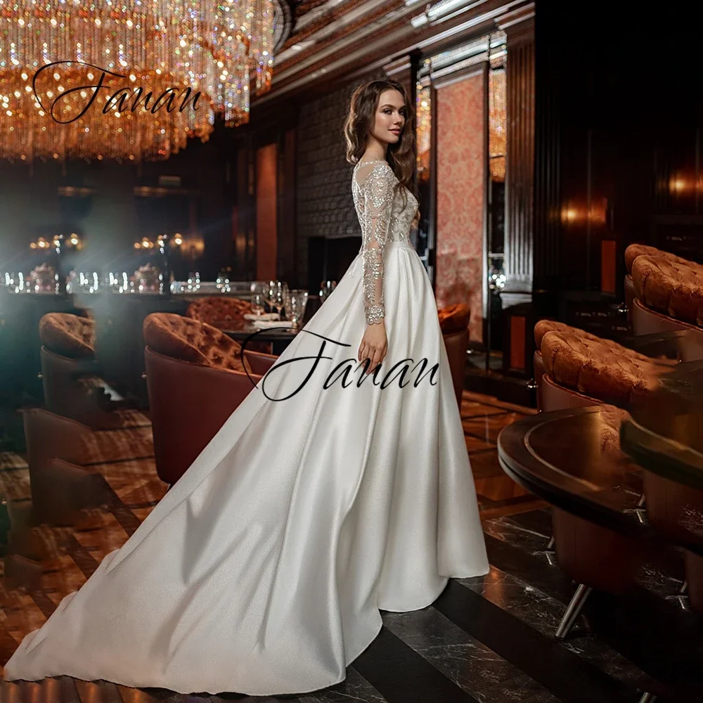 Customized 2021 Glittery O-Neck Wedding Dress Long Sleeve Lace Appliques Beading Sequined Luxury Bridal Gown robe de soirée  mar