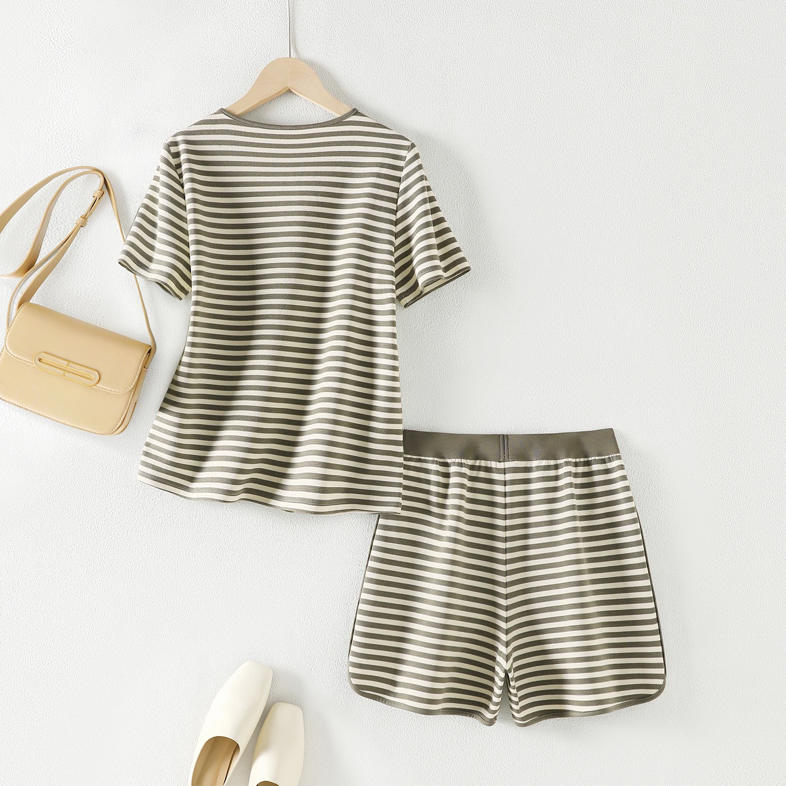 New Chinese Plate Button Casual Shorts Set 2024 Summer Women's National Style Casual Stripe Set T Shirt + Shorts Two Piece Set