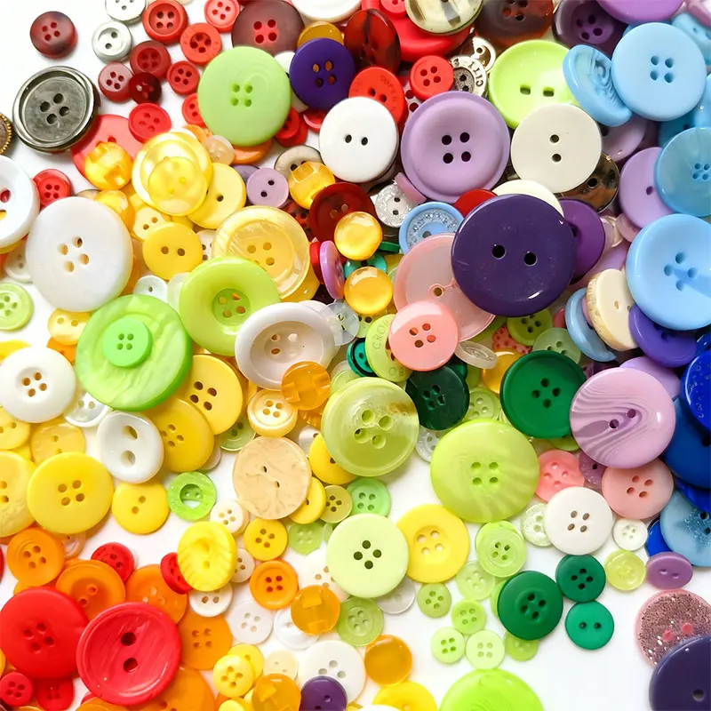 300g/Pack Assorted Mixed Color Resin Buttons 2 and 4 Holes Sewing Buttons For DIY Projects Scrapbooking Crafts Decoration