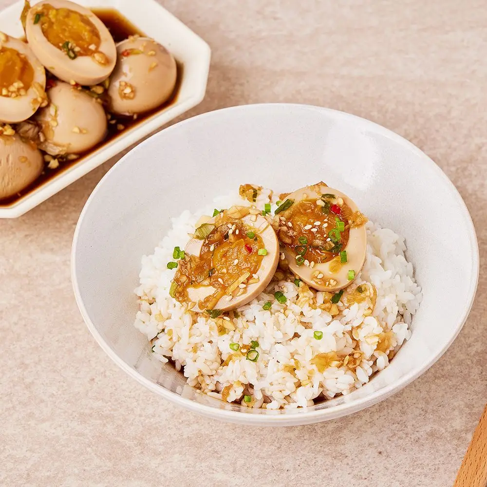 بيض تشيفيشان مع صلصة الصويا غمس ، 1 * *