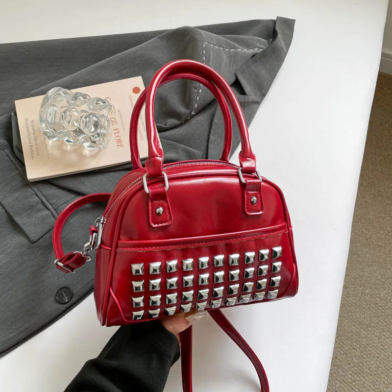 

Red Handbag Fashion Clutch Bag Ladies Luxury Rivet Pu Leather Crossbody Shoulder Bag Female Small Handbag Black Boston Bag
