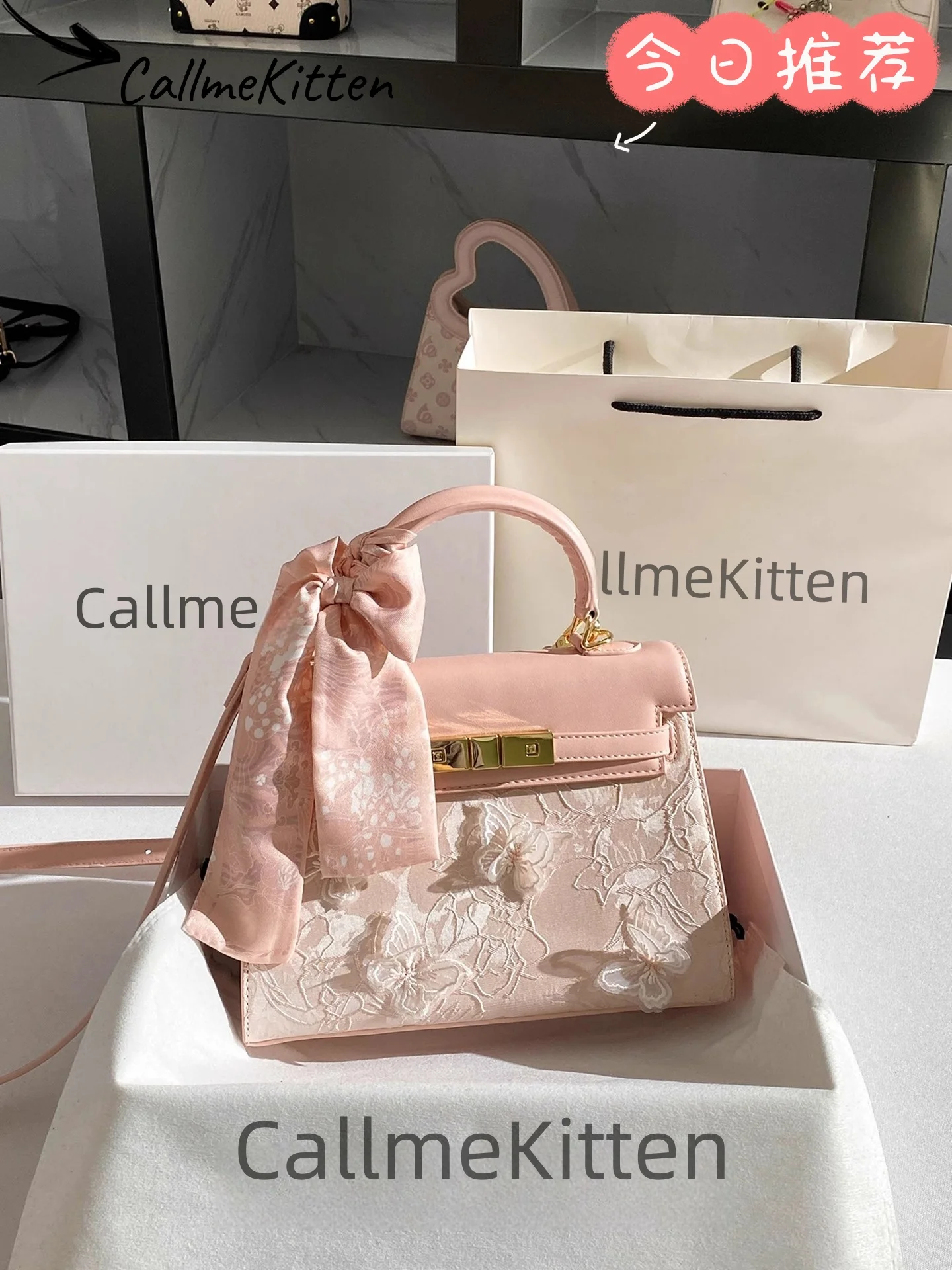 

Pink and Luxury Kelly Bag with Charming New Chinese Embroidery and Scarves Women's Stylish and Versatile Handheld Crossbody Bag