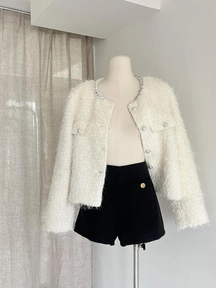 

Autumn Winter Vintage White Long Sleeves Single Breasted Coat French Fashion Women Elegant Pearl Round Neck Short Jacket Popular