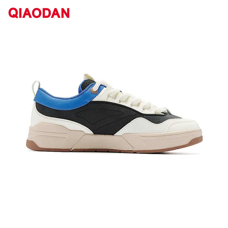 QIAODAN, zapatos deportivos de skate para hombre, informales, atléticos, cómodos, de cuero sintético, ligeros para zapatillas de deporte diarias QDL053244500