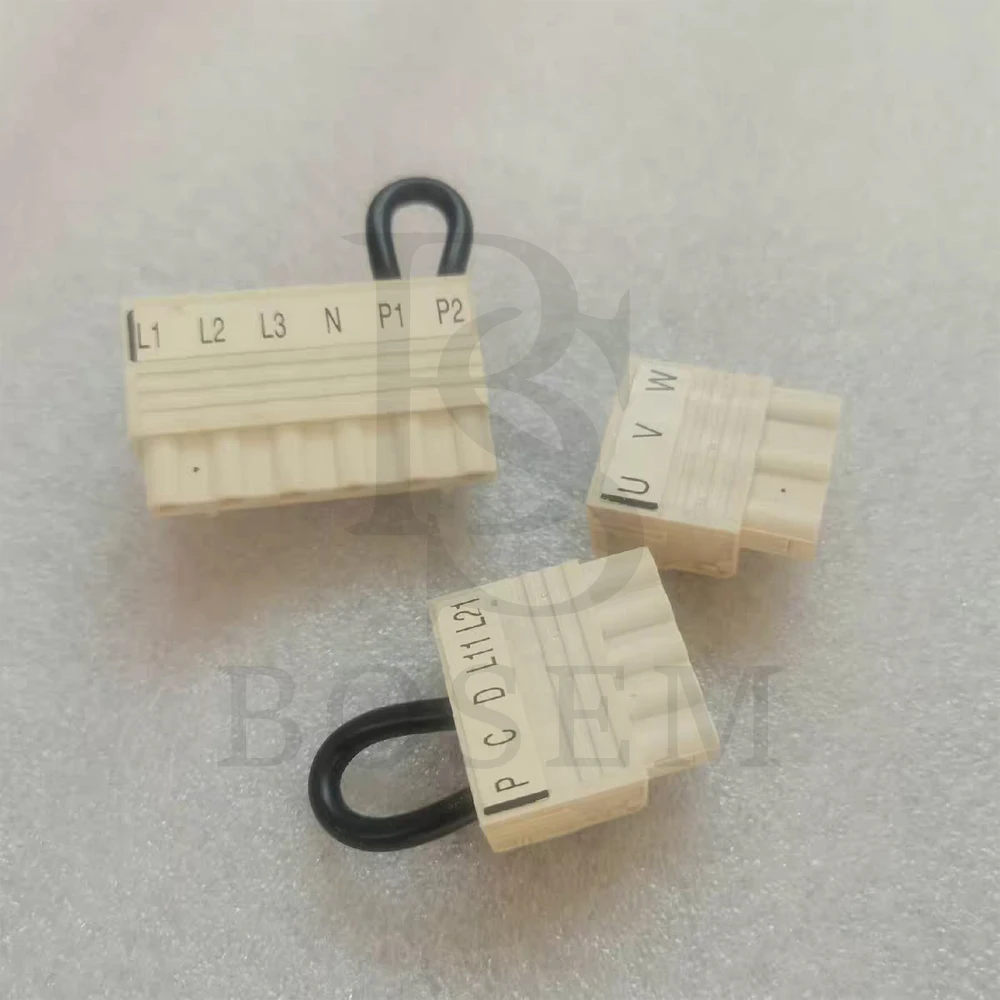 Conector MDS-D-SVJ3-03NA/04NA/07NA MDS-D-SPJ3-075NA U V W  L1 L2 L3 P C D CNP1 CNP2 CNP3