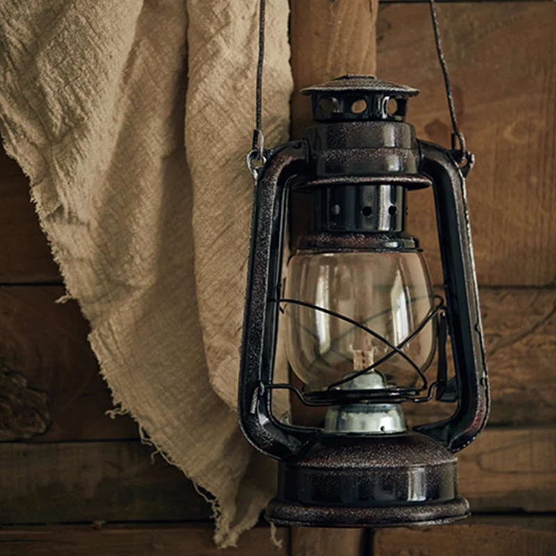 Retro Iron Kerosene Lamp with Wick Vintage Photography Props Home Decoration for Coffee Shop Figurines Miniatures Kerosene Lamp