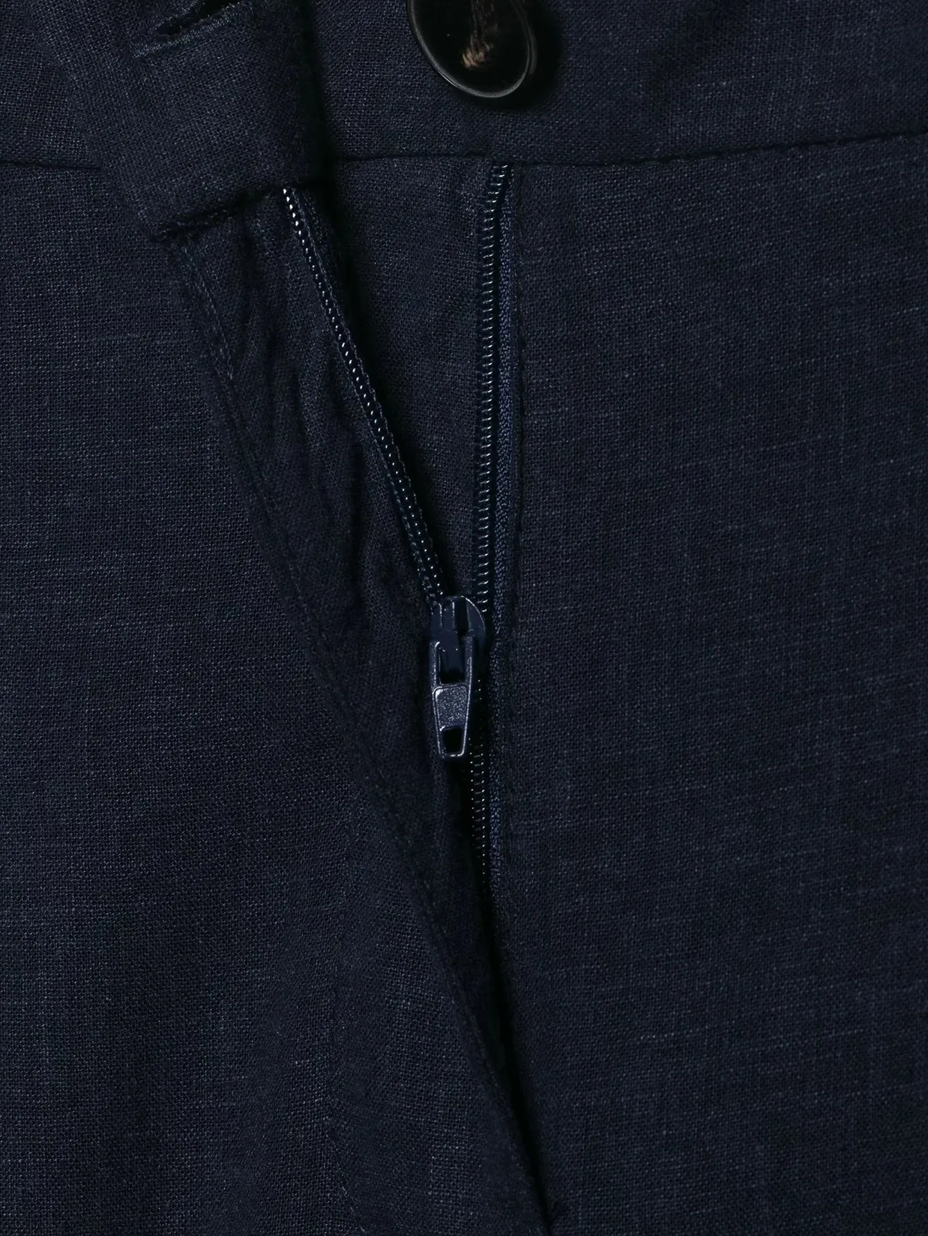 Damen Marineblau 2-Teiliges Set Ärmellose Blazer-Weste mit Revers und Gürtel + Hochgeschnittene Plissierte Weite Culottes-Shorts Damenanzug – Detail 9