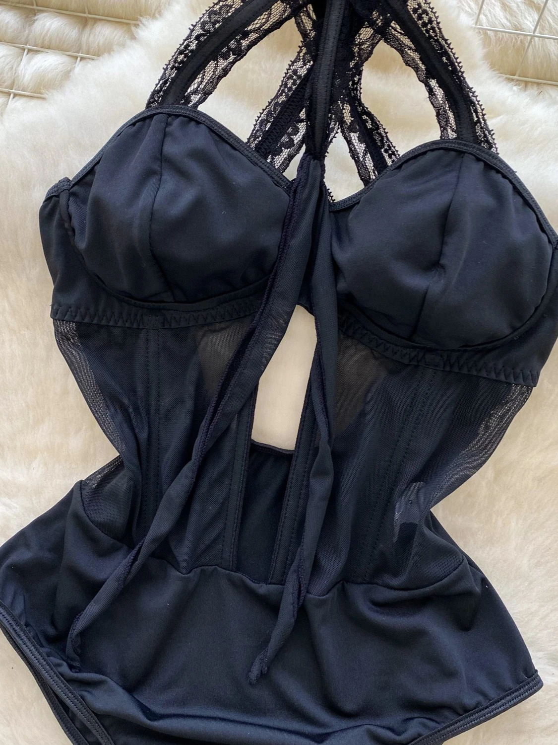 Foamlina mode croix sangle maille Body femmes Sexy noir dentelle insérer sans manches découpé mince désossé maigre Club fête corps haut