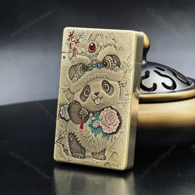 

Керосиновая зажигалка ZORRO 799 из латуни с эффектом звучания фортепиано, инкрустированная цветной эмалью, с резным узором «Панда», коллекционный подарок для мужчин