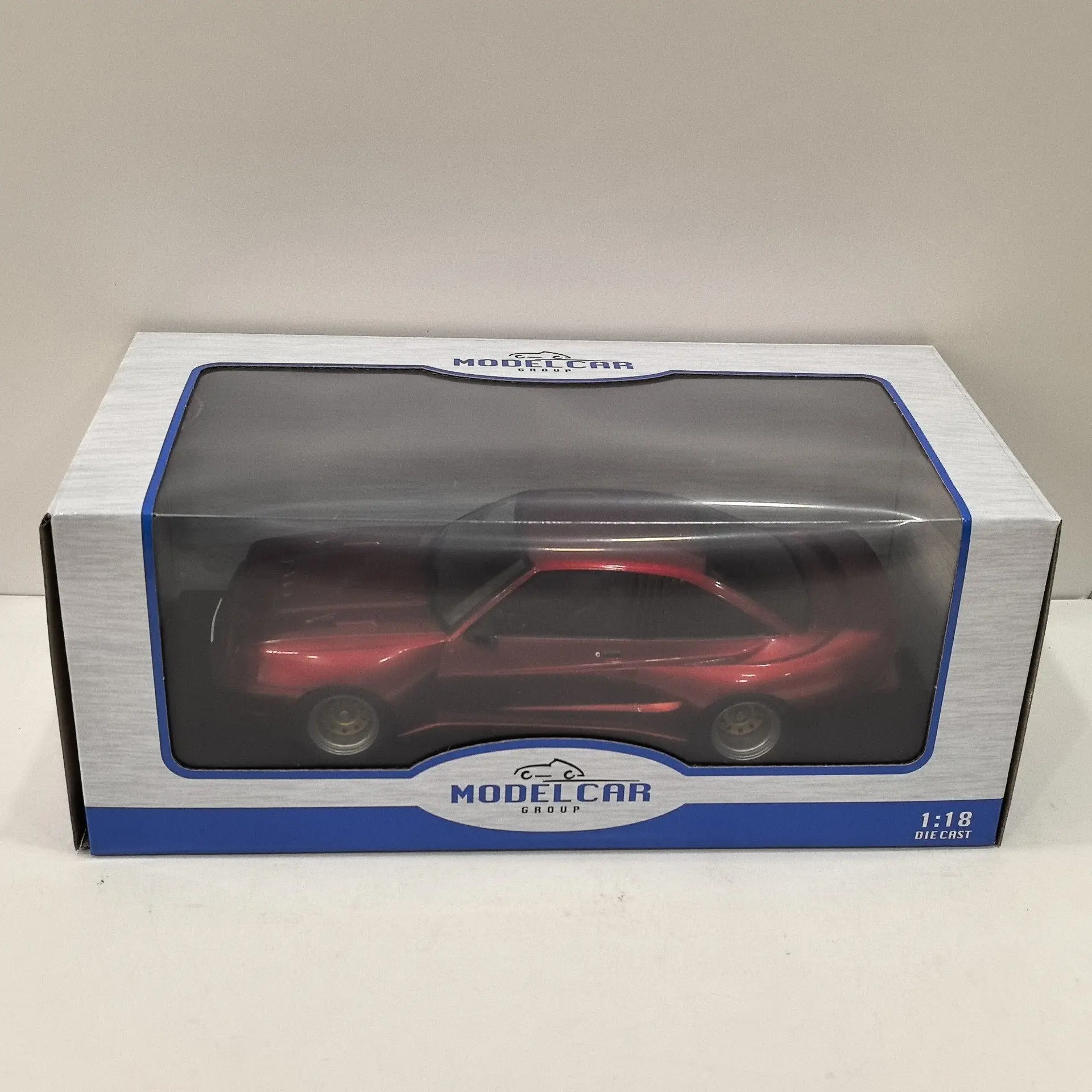 modellino-auto-in-lega-pressofusa-mcg-scala-1-18-d8