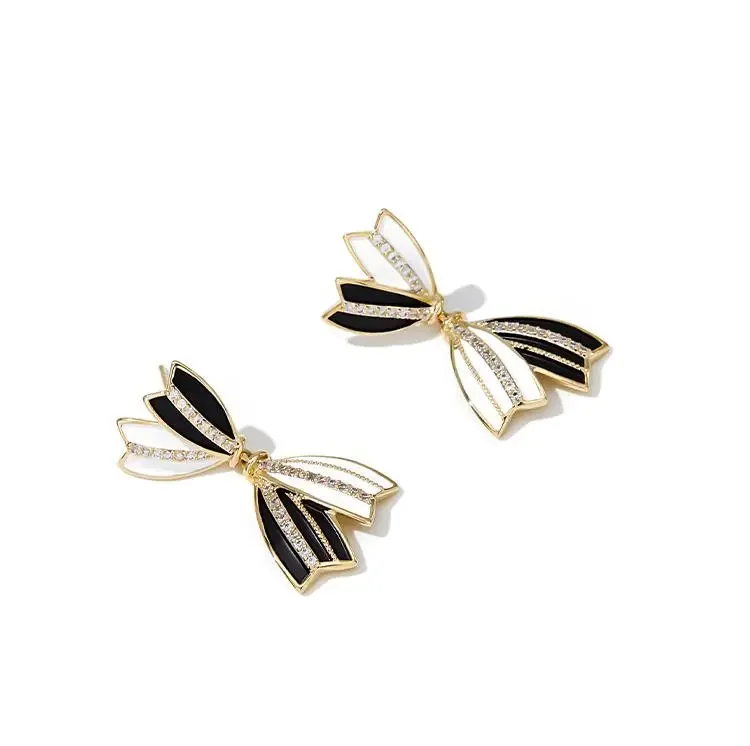 

Black And White Bow Earrings 2024 New Unique Eardrop For Girls Trendy Women Fashion Pendant Accessories Party Jewelry Gift