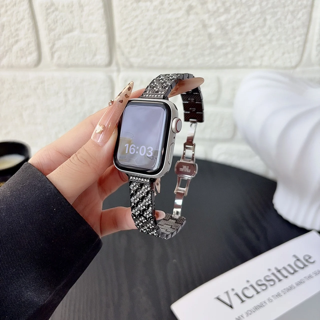 Scallop Pattern Rhinestone Metal Strap For Apple Watch Ultra SE 11 10 9 8 7 Luxury Bling Elegant Dressy Ladies Wristband
