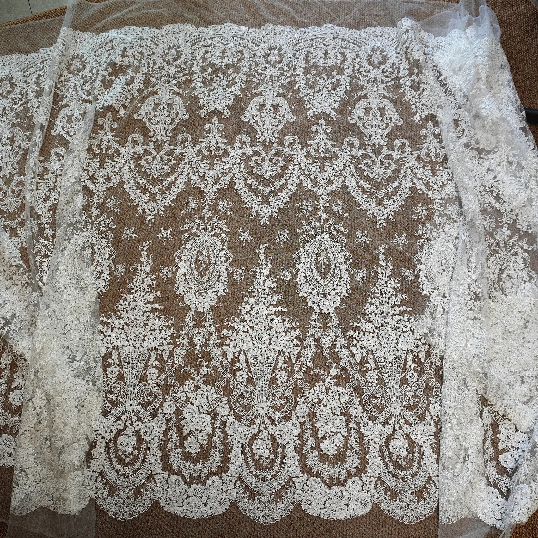 Tulle Material Wedding Dress Ivory Embroidered Sequin Boning Lace Appliqued Flower Fabric