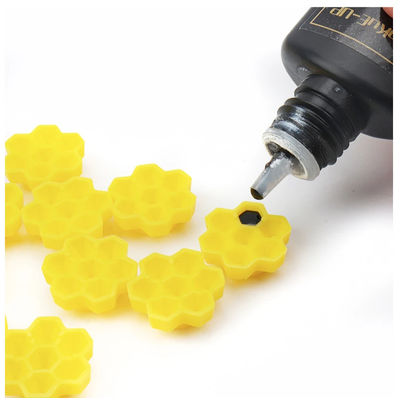 

100pcs Yellow Eyelash Extension Honeycomb Glue Delay Cup Tattoo Adhesive Pigment Holders Grafting Eye lashes Holding Trays Tools
