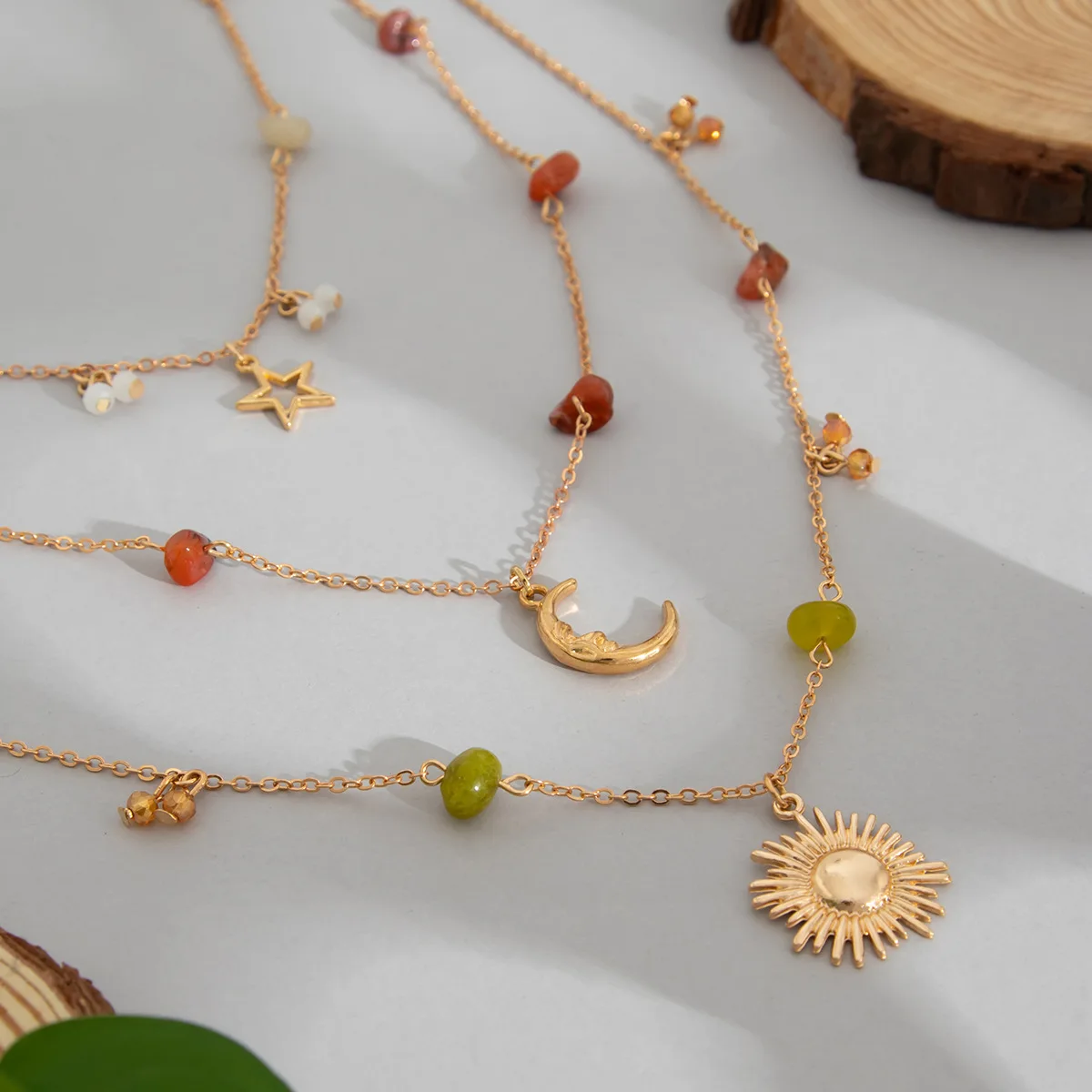 بوهو الذهب اللون معدن ستار القمر الشمس قلادة قلادة 2025 المرأة مكدسة الملونة حجر النسيج الفتيات عطلة مجوهرات الأزياء