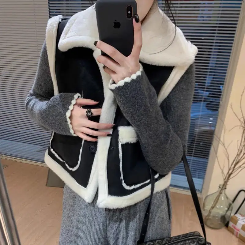 Black Lambswool Fur and One-piece Shoulder Vest Vest for Women Autumn and Winter Lambswool Velvet Outerwear Short Jacket