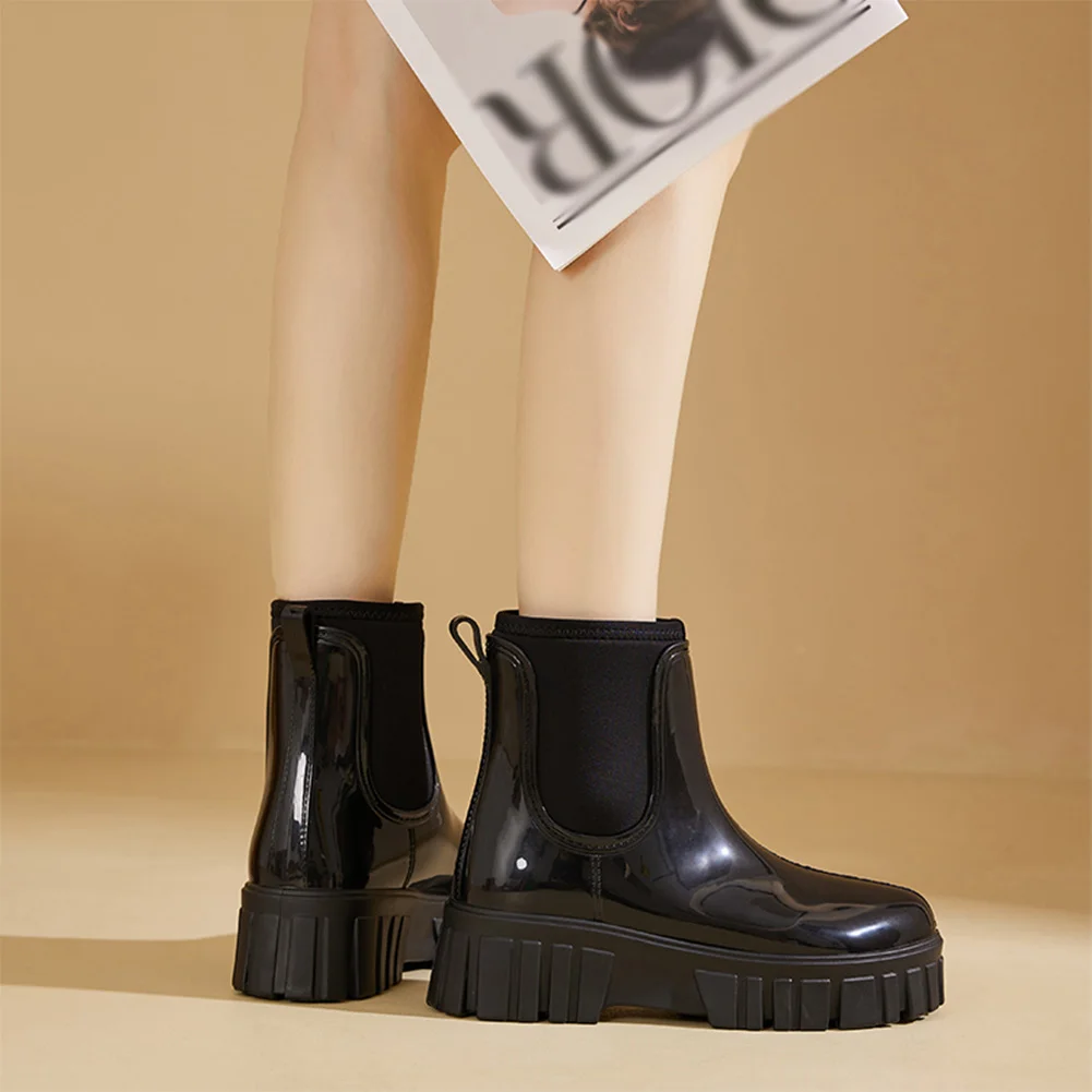 احذية المطر القصيرة النسائية المضادة للانزلاق تشيلسي Rainboots الانزلاق على حذاء للحديقة أحذية المطر الكاحل أحذية السفر في الهواء الطلق في يوم ممطر