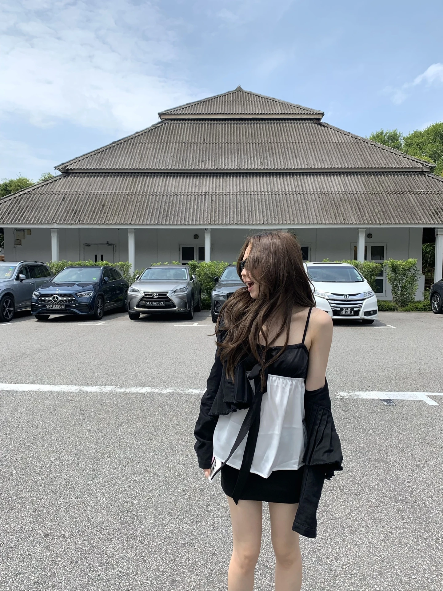 

Желтый женский жилет-топ Zonly Zzptte из атласа с декоративными вставками и бретелями, удобный, дышащий, из смесового полиэстера