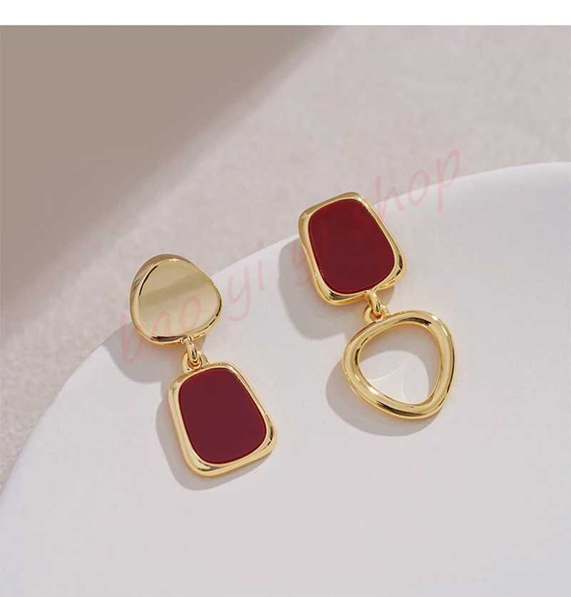 Vintage wine red earrings, temperament, simplicity, atmosphere, earrings, exquisite accessories