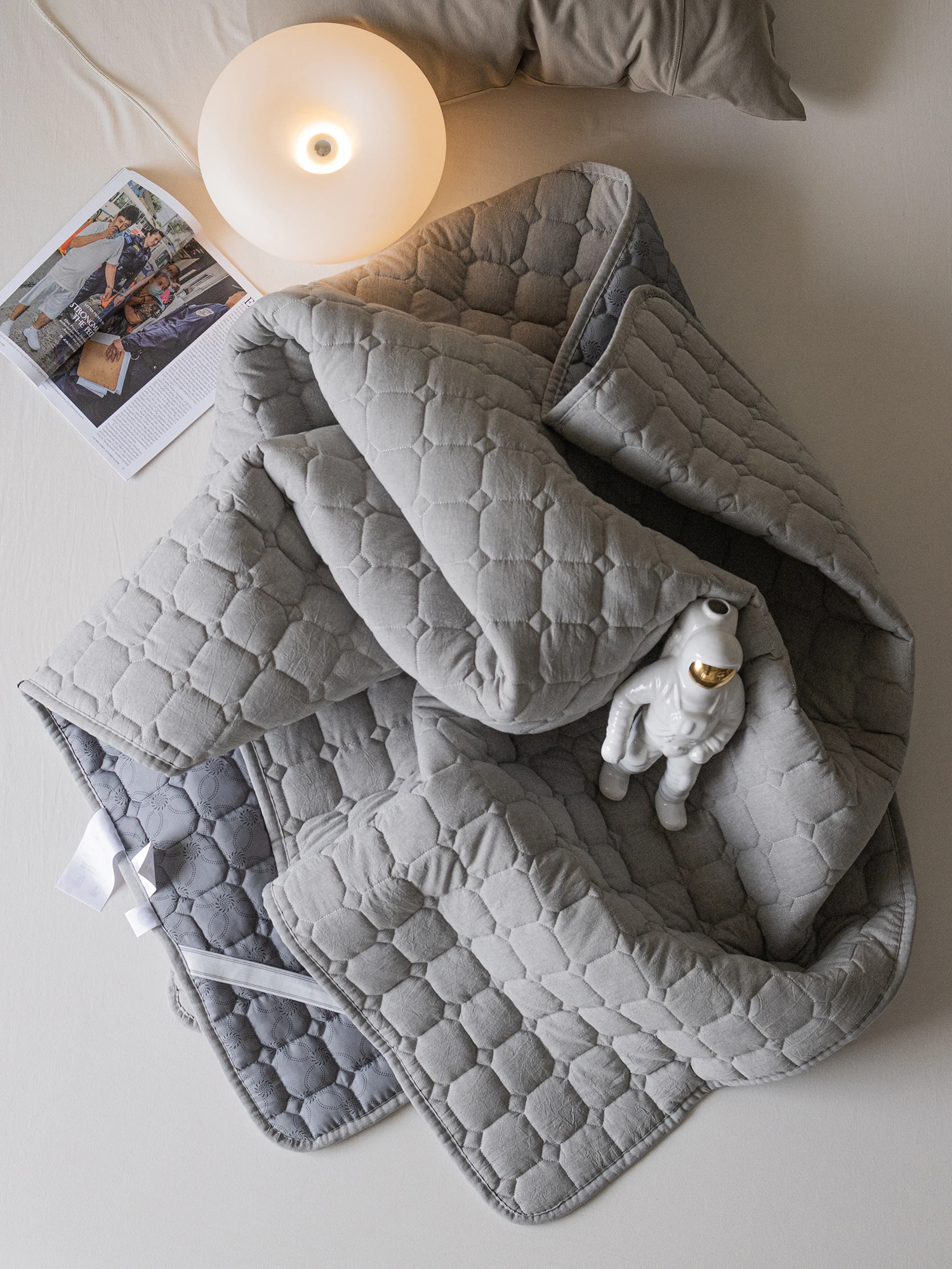 

Pure Cotton Washable Mattress Soft Pad Home Use Bedding Anti-Slip Thin Quilt Protector Comfortable Modern Design Mattress