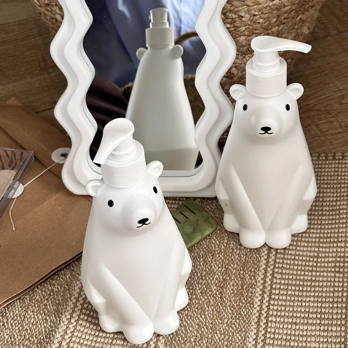 Soap Dispenser Cute Polar Bear Laundry Detergent Hand Soap Refill Bottle Shampoo Shower Gel Replacement Bottle Foam Container