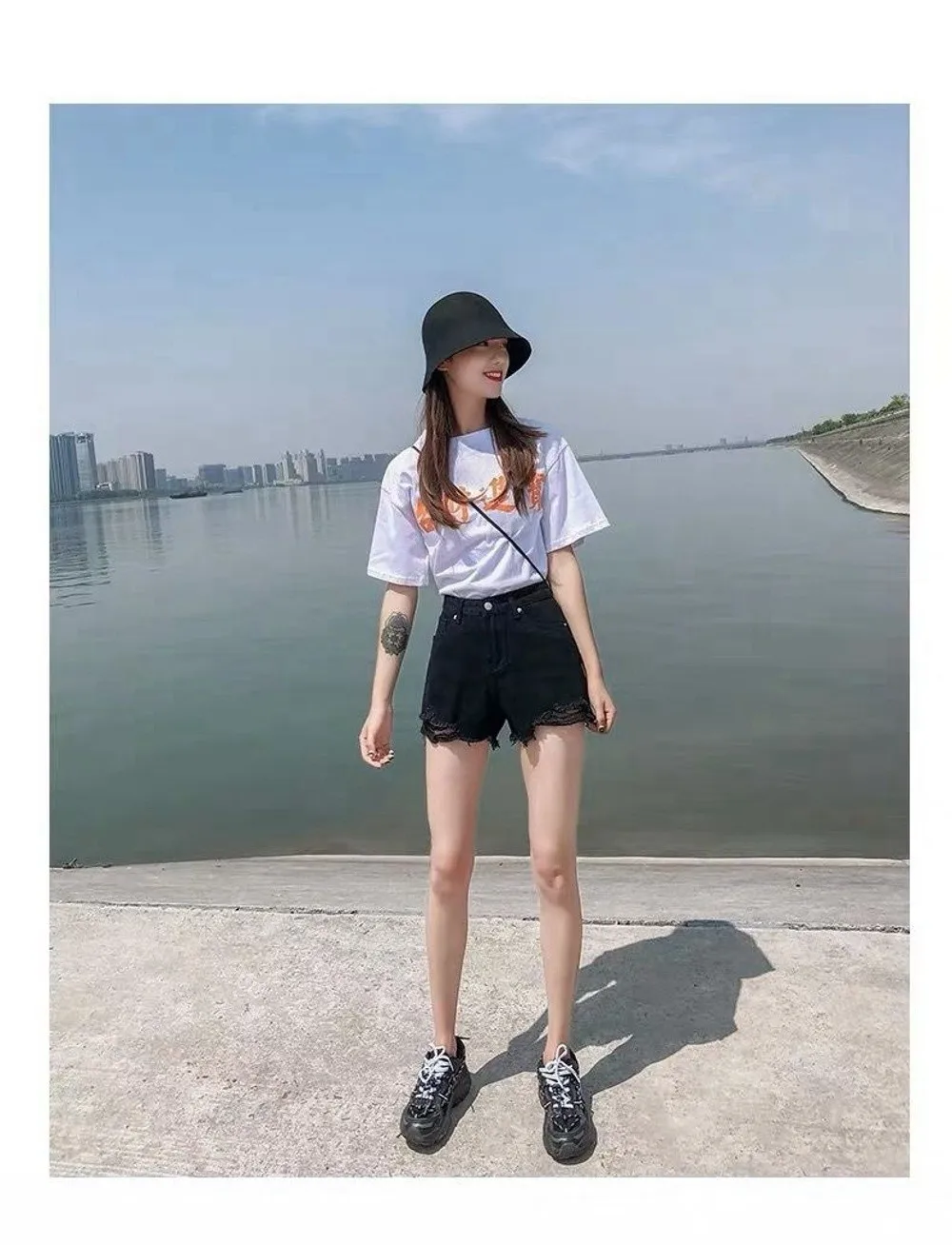 Trendige Dehnbare Jeans-Shorts für Damen, Hochgeschnittene Zerrissene Denim-Shorts mit Ausgefranstem Saum, Vielseitige Kurze Hosen für den Sommer – Detail 14