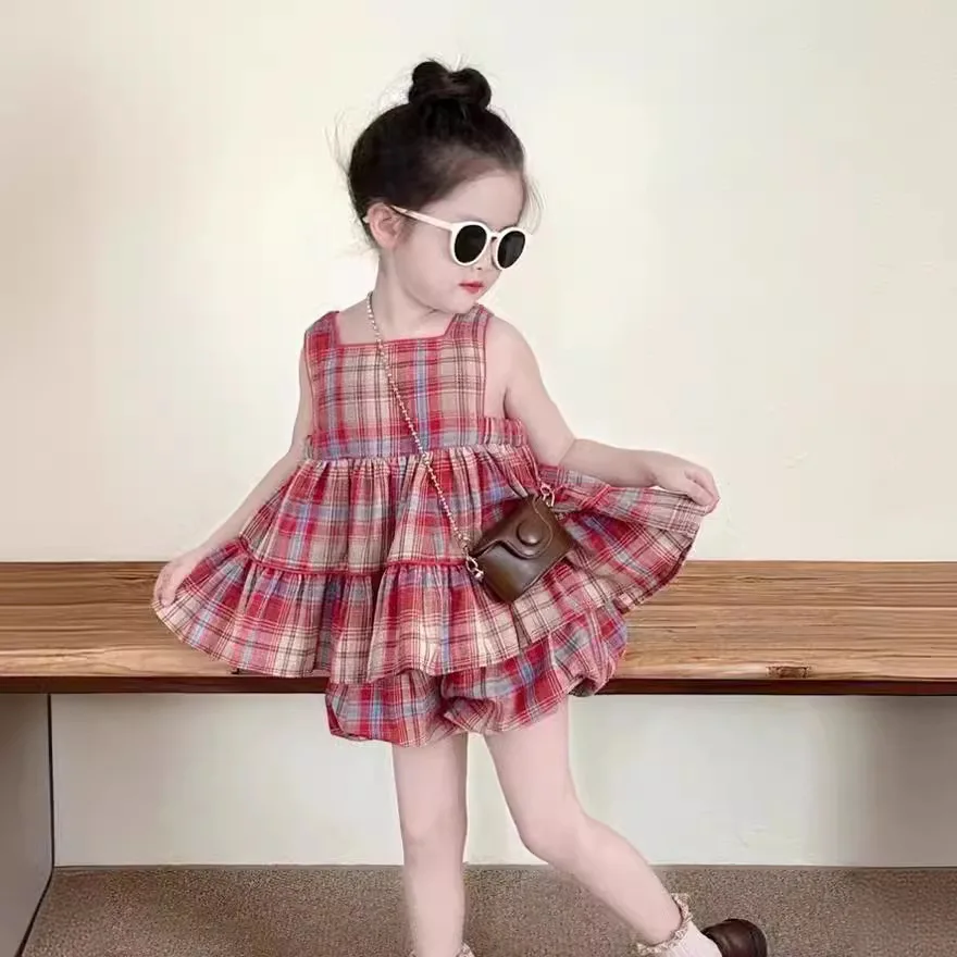 New Girls Plaid Vest, Bud Shorts Set, Foreign Style Children's Sleeveless Top, and Two-piece Set for Medium and Small Children
