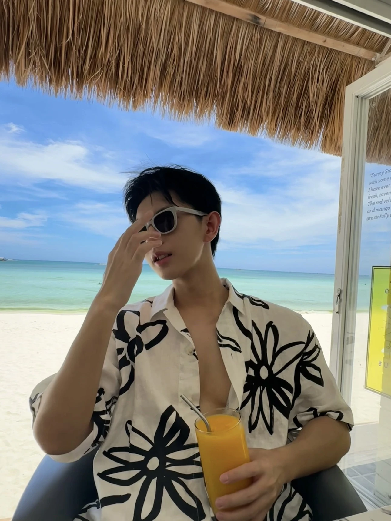 Hawaii White Floral Cuban Collar Men's Casual Beach Vaion Sun Protection ort Sve irt Jaet Lightweight Summer Faion