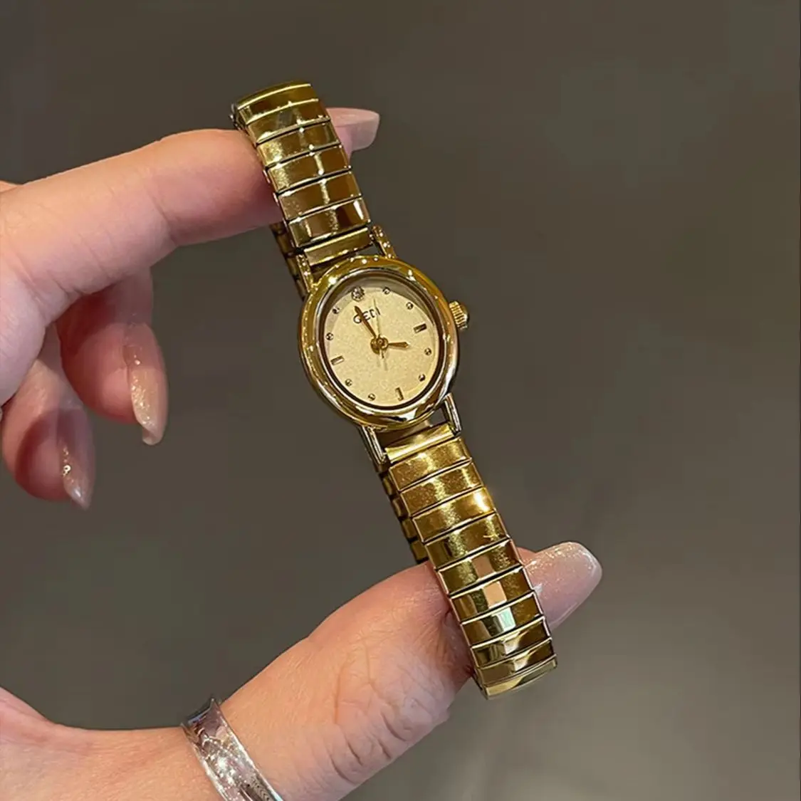 Vintage Tiny round Dial Women's Watch Minimalist Stainless Steel Bracelet Quartz Wristwatch Ladies Clock Gift Reloj De Mujer