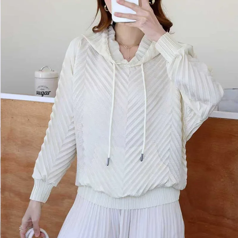 

Женская толстовка Miyake 2026: Новинка Весны, однотонная, комфортная, плиссированная, модная, больших размеров, эластичная, с капюшоном, верхняя одежда/куртка